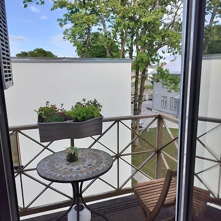 Apartment Rosy Near Castle *